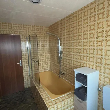 شقة Ferien Und Monteurswohnung Am Schloss