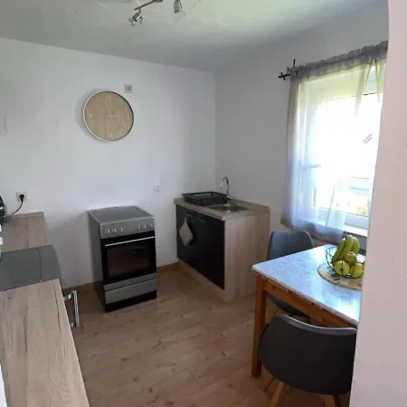 Ferien Und Monteurswohnung Am Schloss דירה בופינגן